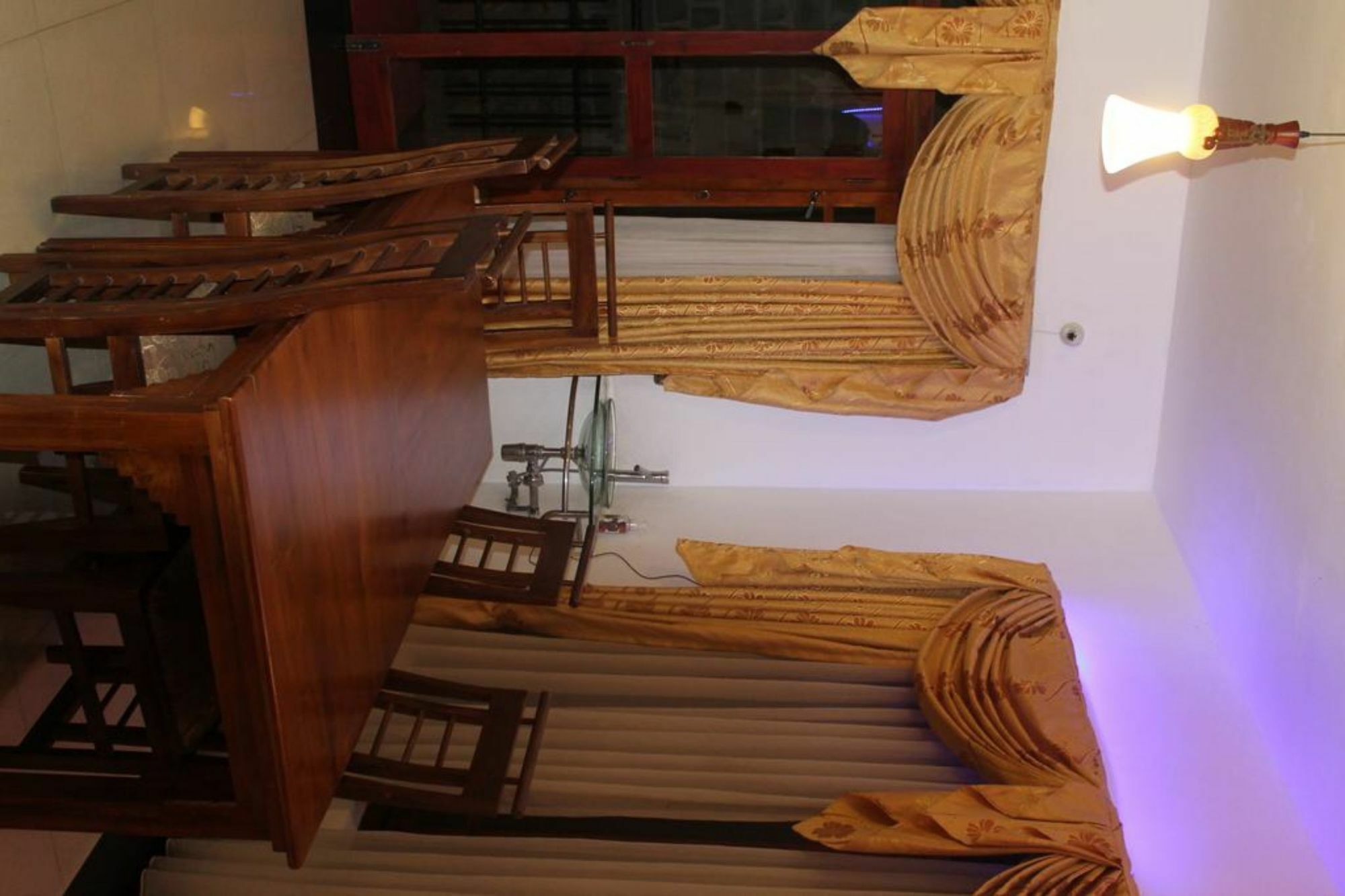 Oak Wood Inn Kandy Buitenkant foto
