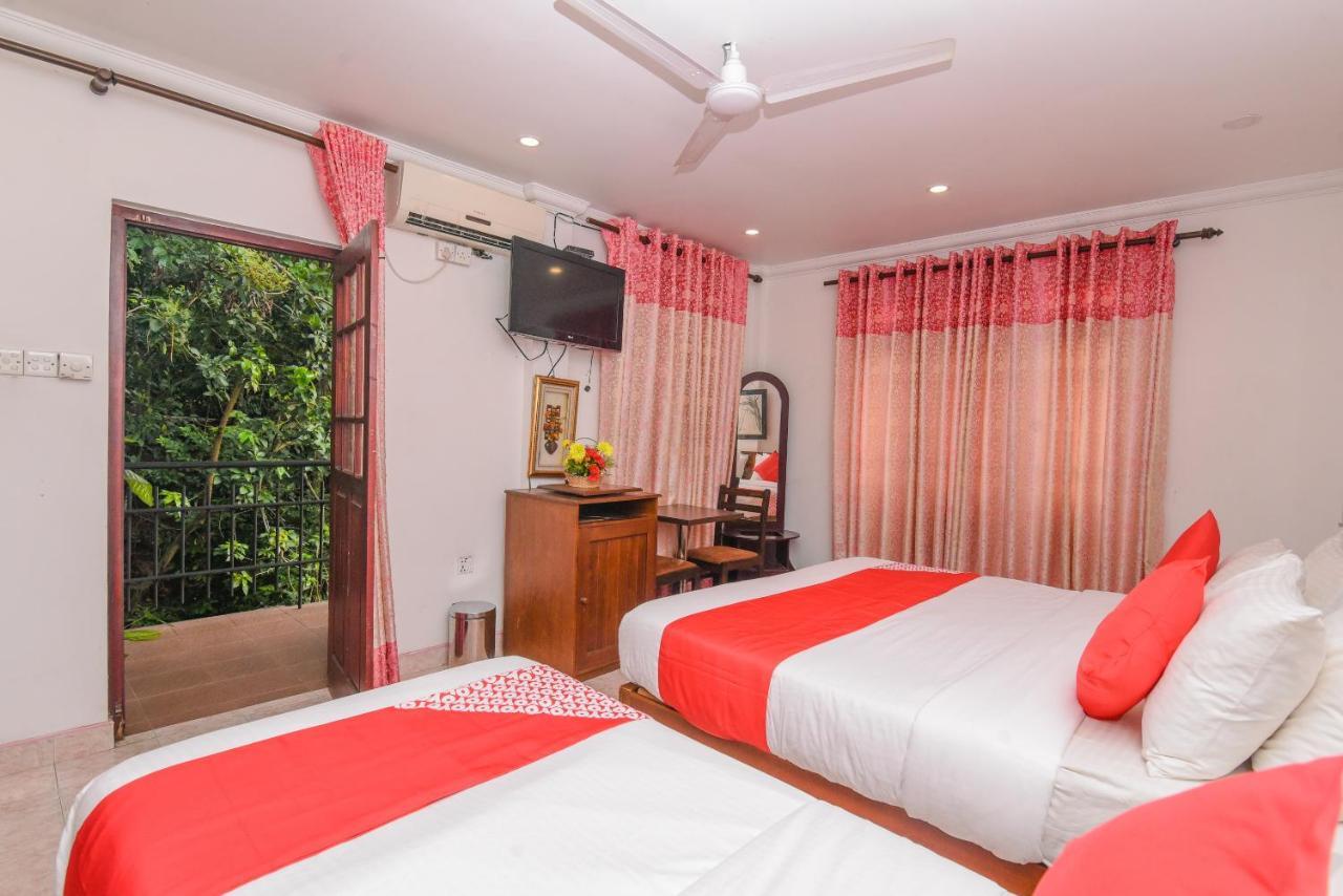 Oak Wood Inn Kandy Buitenkant foto