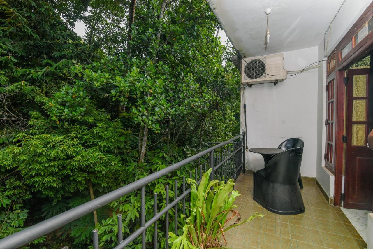 Oak Wood Inn Kandy Buitenkant foto