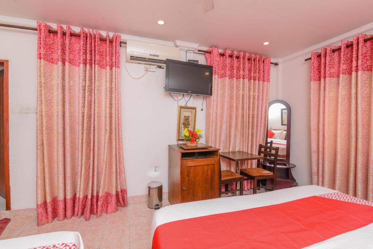 Oak Wood Inn Kandy Buitenkant foto