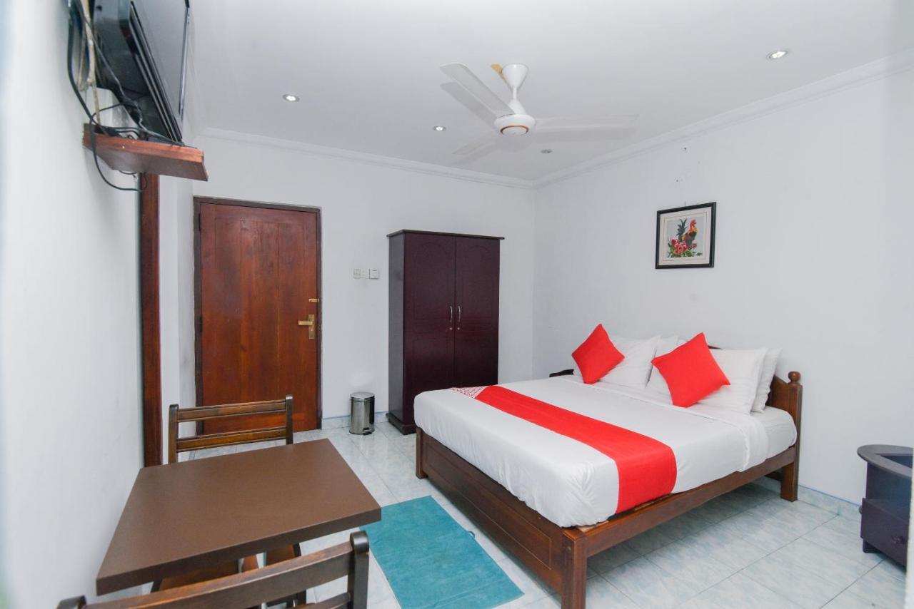 Oak Wood Inn Kandy Buitenkant foto