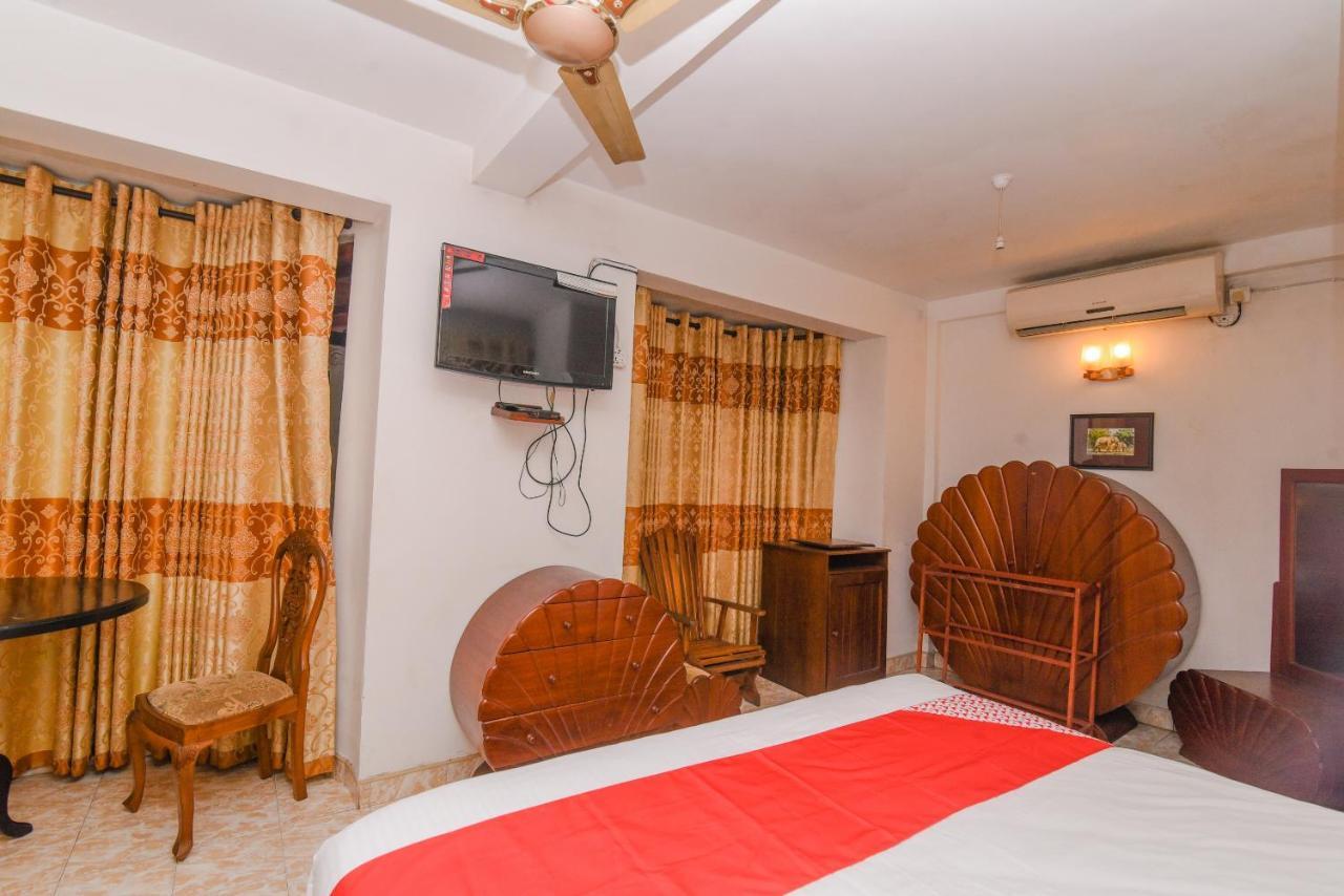 Oak Wood Inn Kandy Buitenkant foto